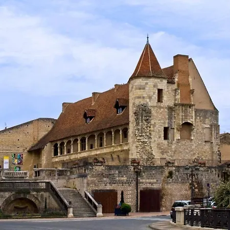 Apartment Joli Independant Au Calme Confort Wifi Climatisation Draps Et Serviettes Incluses *