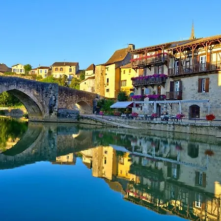 Independant 2 A 4 Personnes, Au Calme, Serviettes & Draps Fournis, Wifi, Climatisation, Parking Gratuit * Barbaste