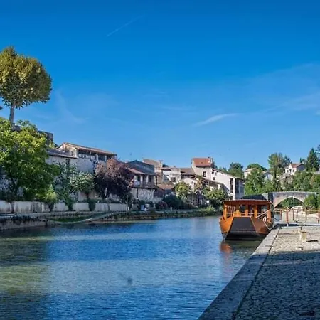 Joli Independant 2 A 4 Personnes, Au Calme, Serviettes & Draps Fournis, Wifi, Climatisation, Parking Gratuit *