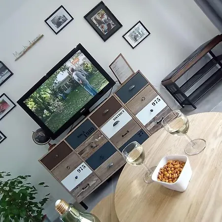 Apartman Independant 2 A 4 Personnes, Au Calme, Serviettes & Draps Fournis, Wifi, Climatisation, Parking Gratuit