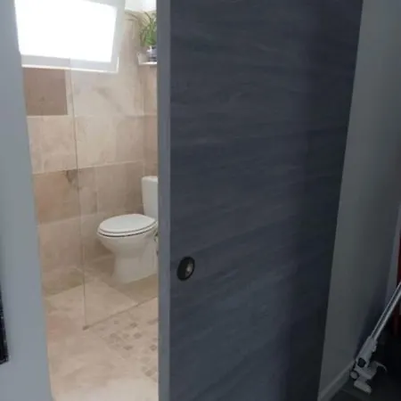 Joli Independant 2 A 4 Personnes, Au Calme, Serviettes & Draps Fournis, Wifi, Climatisation, Parking Gratuit شقة *